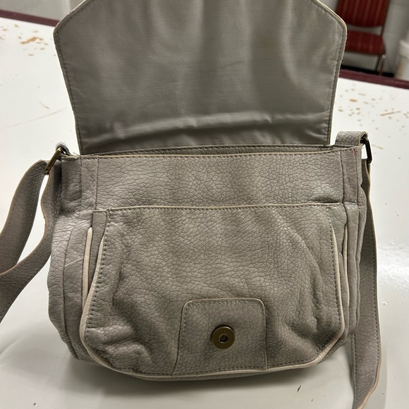 Converse one star purse, bag.Preowned- lots of life left snap front shoulder bag - Picture 4 of 7